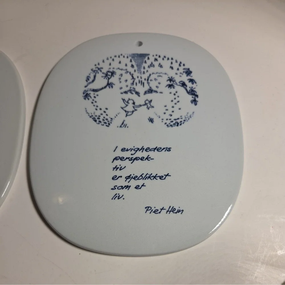 Set/2 VTG Royal Copenhagen Denmark Fajance 1941 Piet Hein Poem Plaques (Danish)